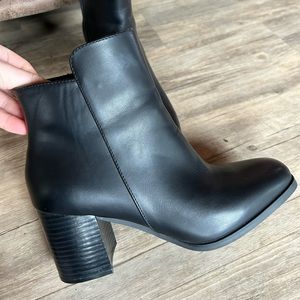 Size 8.5 black booties